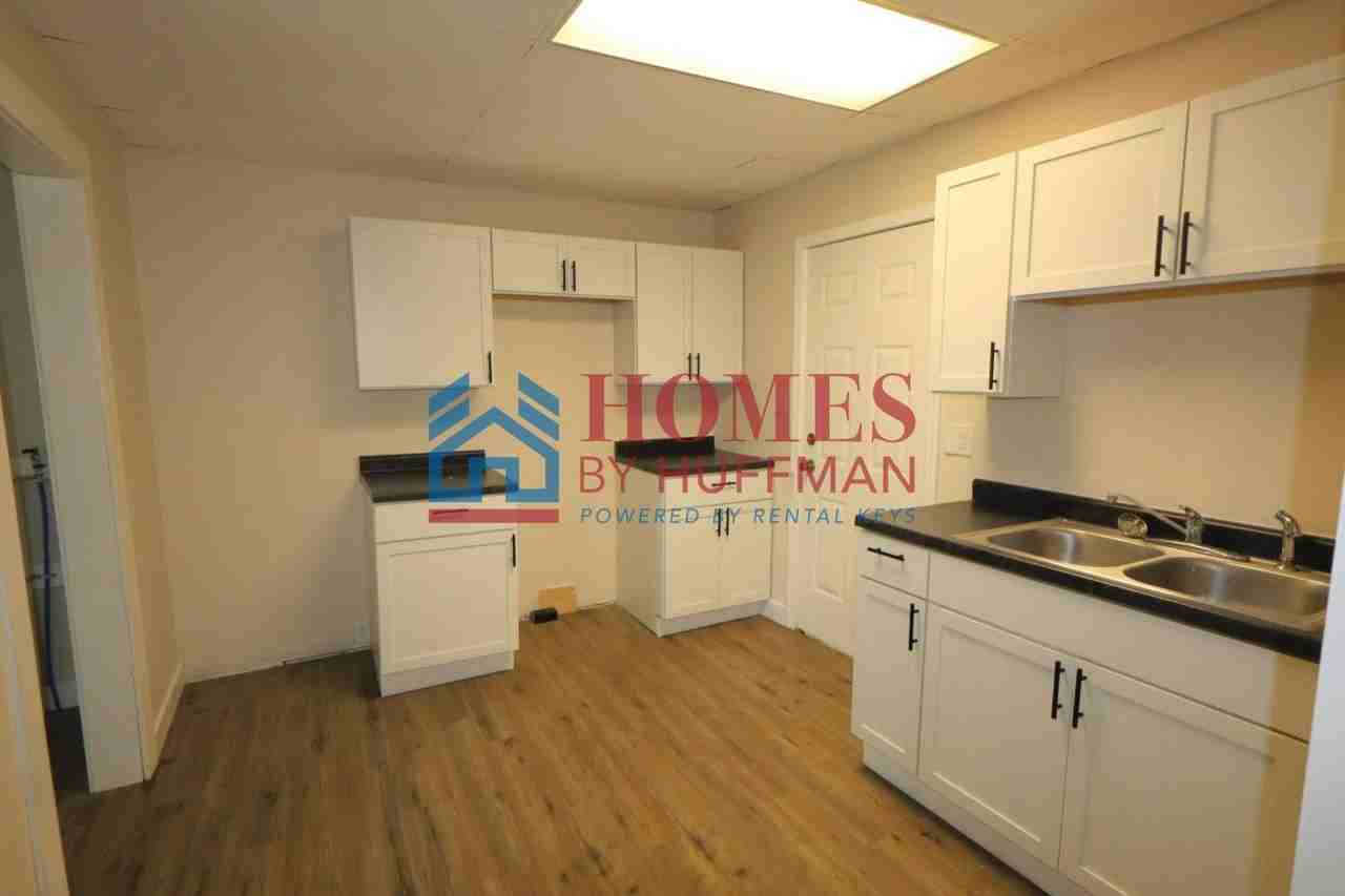 638 Jackson Ave - Photo 5 of 19