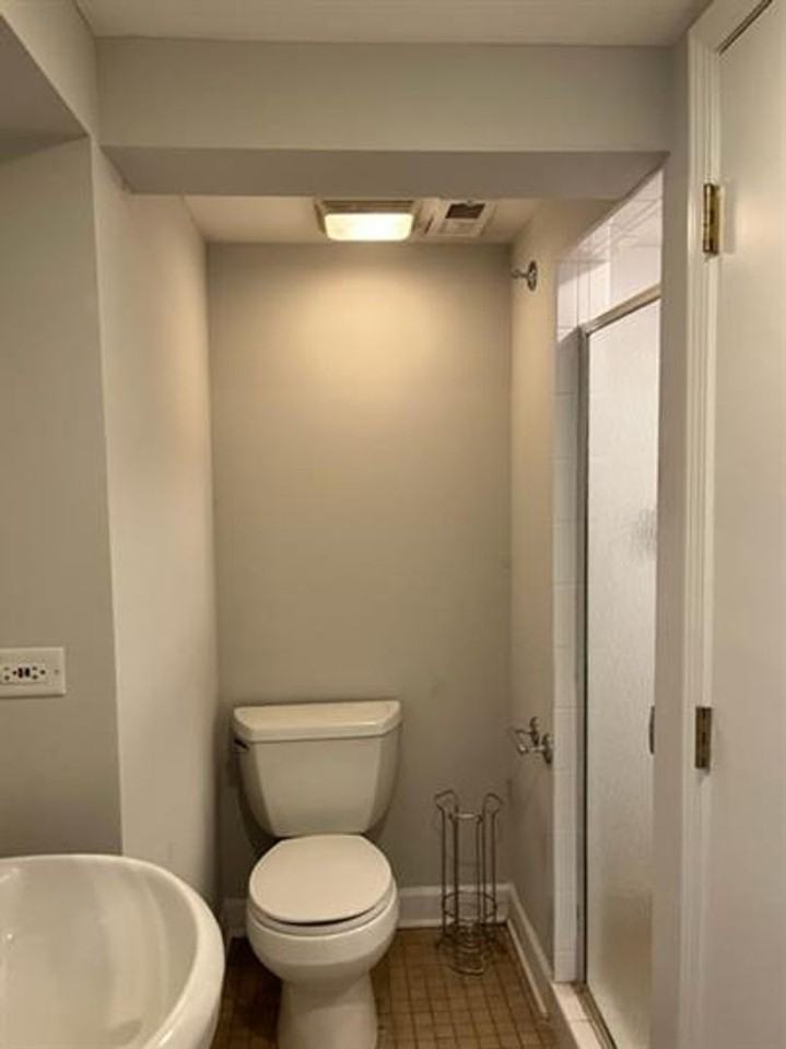 244 Elgin Ave - Photo 5 of 14