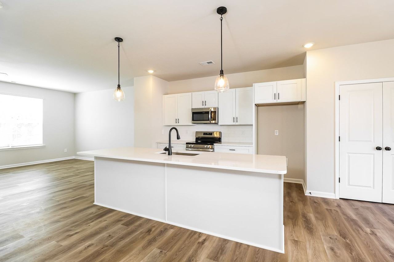 4965 Fitzgerald Ave - Photo 4 of 15