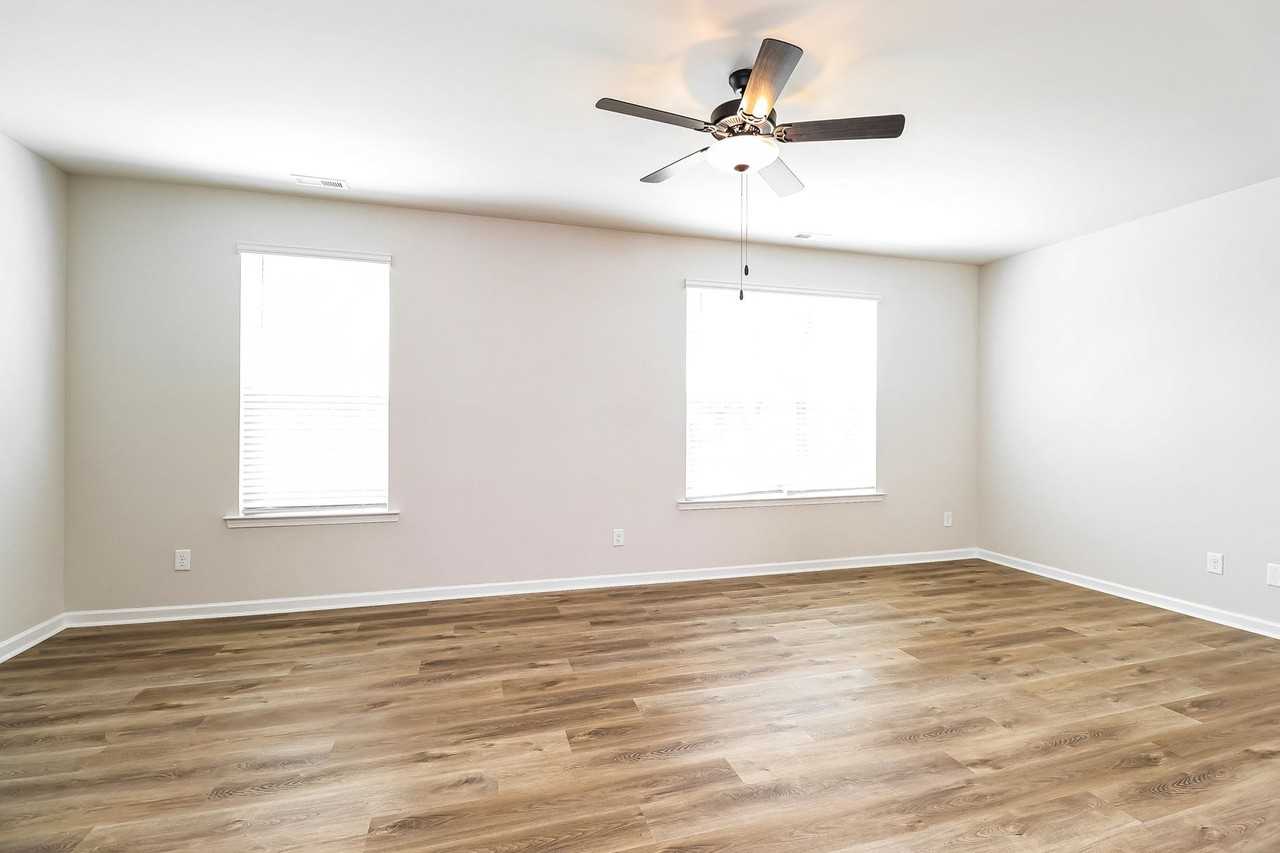 4965 Fitzgerald Ave - Photo 6 of 15