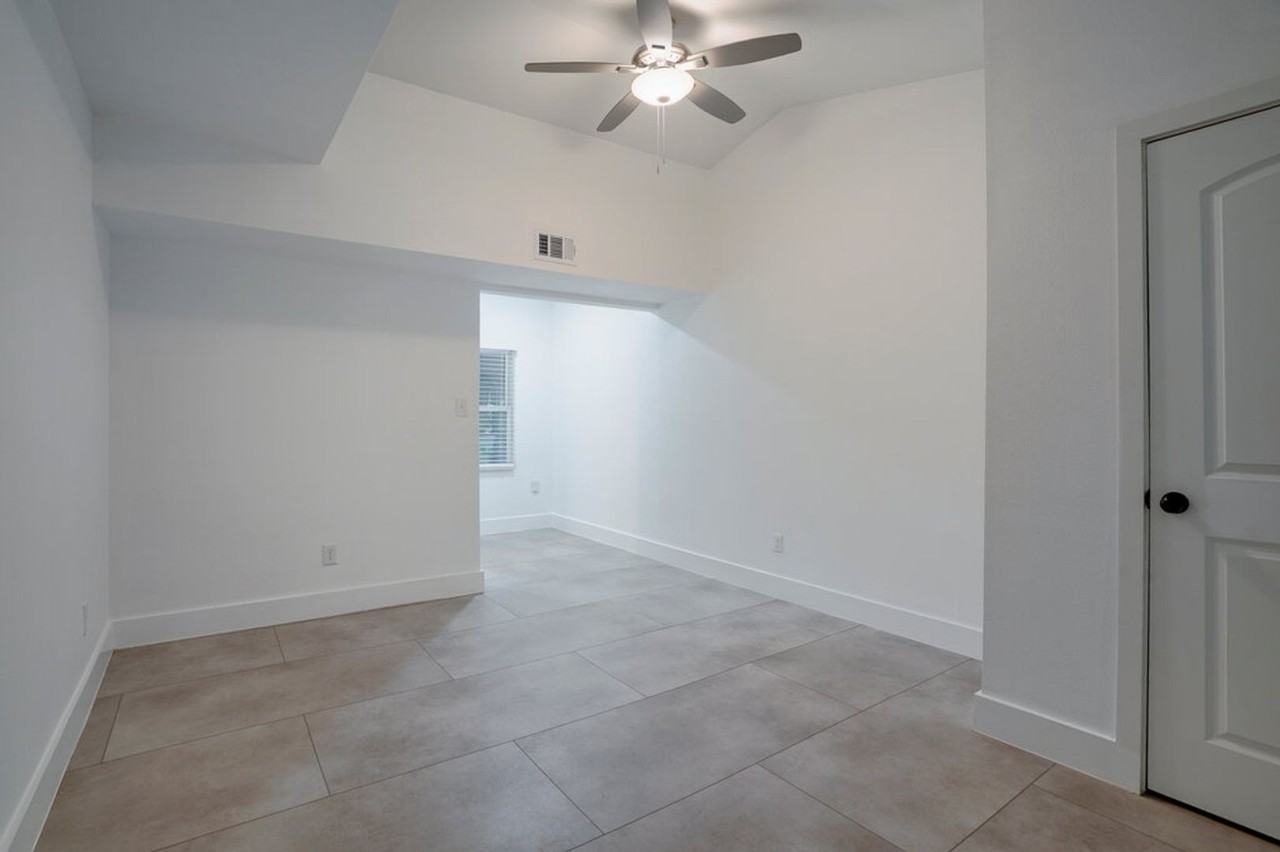 1800 Grace St - Photo 6 of 20