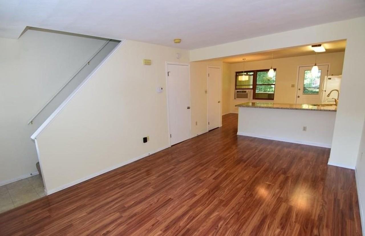 2095 Mary Ellen Ln - Photo 6 of 21