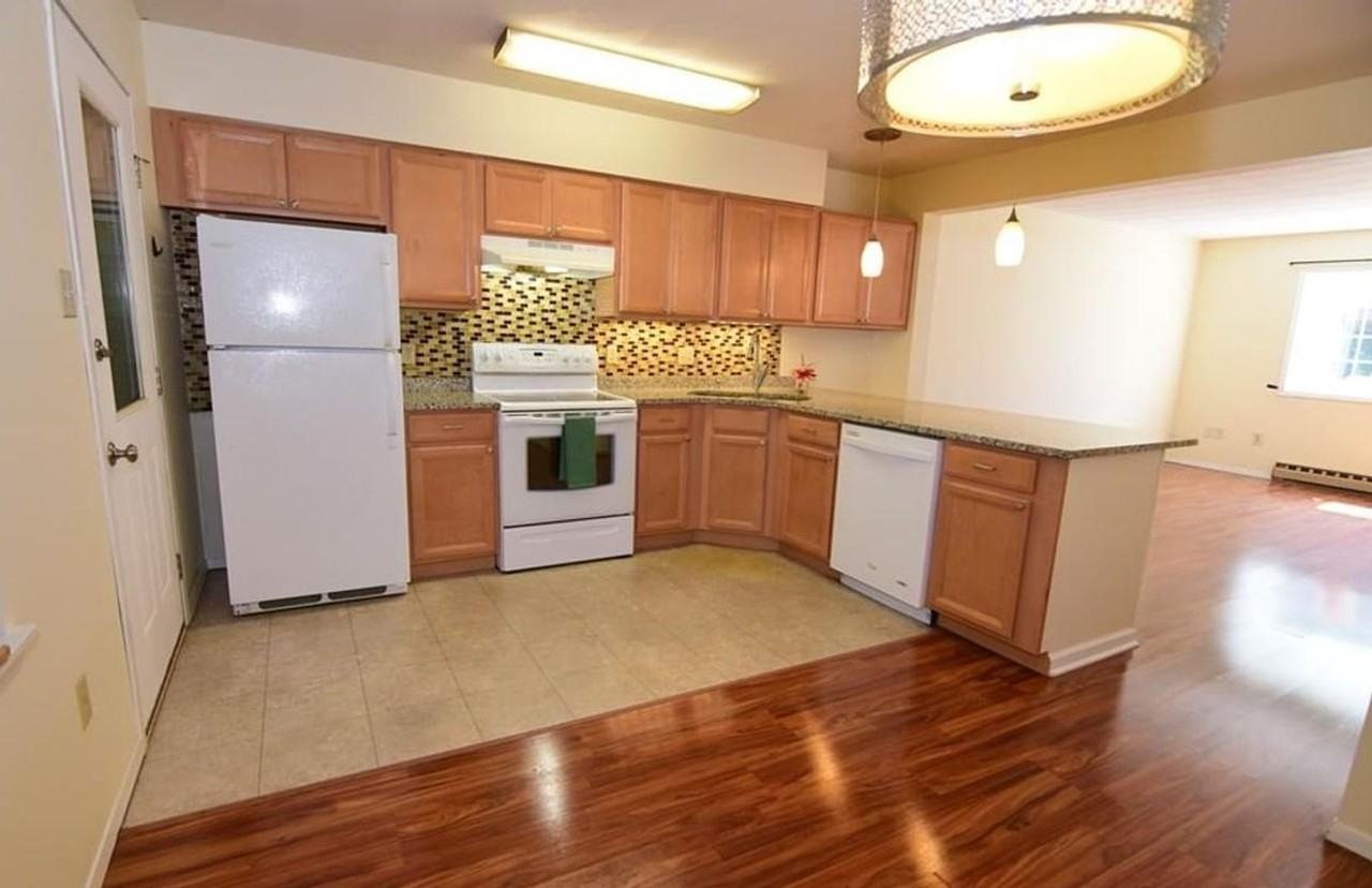 2095 Mary Ellen Ln - Photo 7 of 21