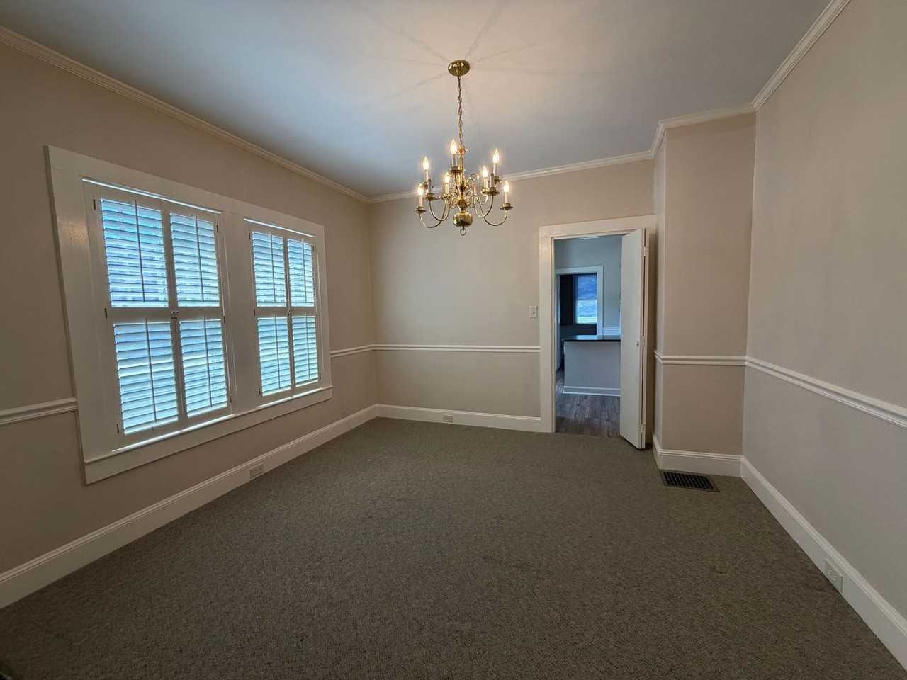 1541 Ebenezer Rd - Photo 3 of 20