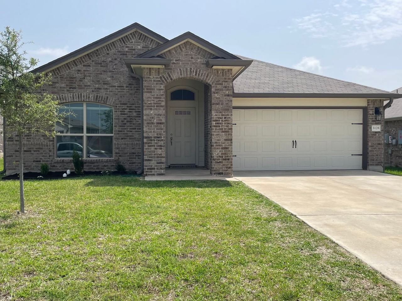 3128 Brosnan Rd - Photo 3 of 50