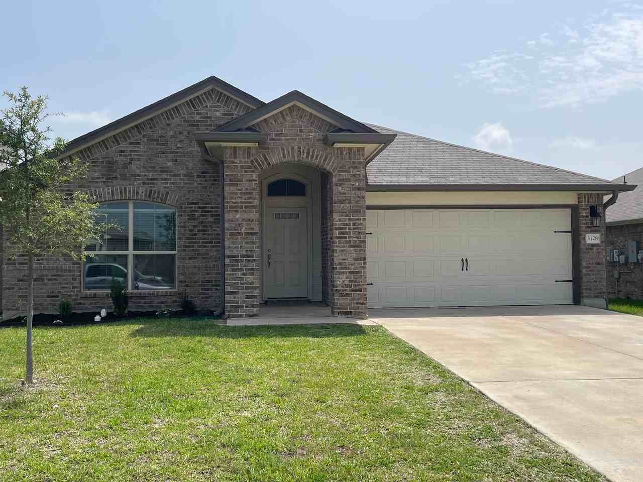 3128 Brosnan Rd - Photo 4 of 50