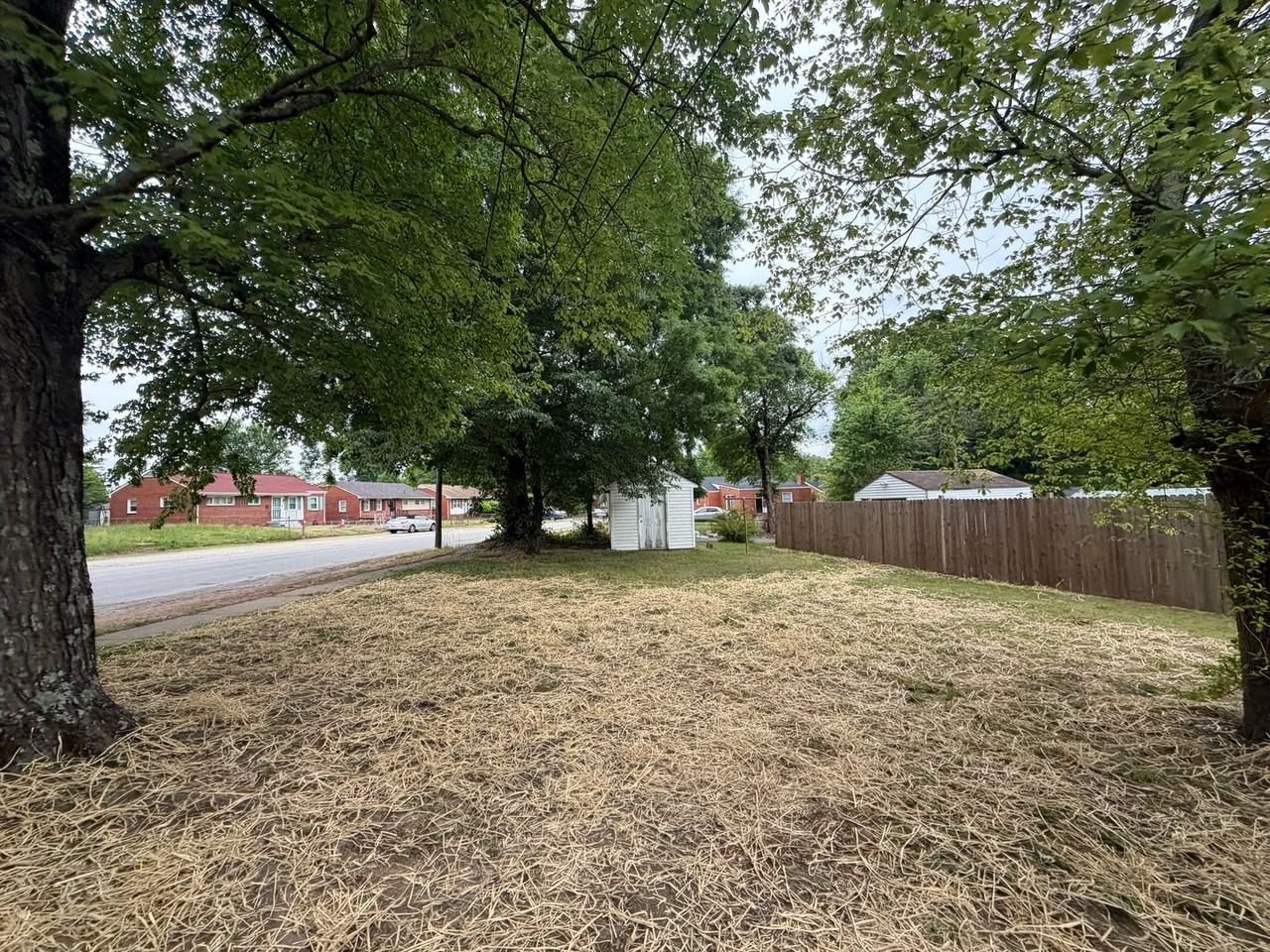 2100 Wright Ave - Photo 2 of 15