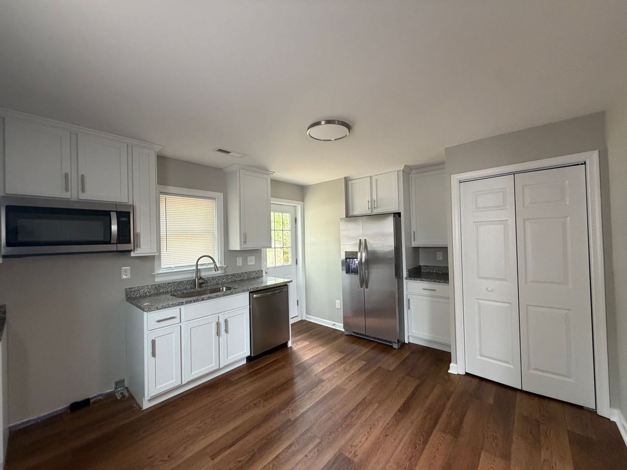 2100 Wright Ave - Photo 6 of 15