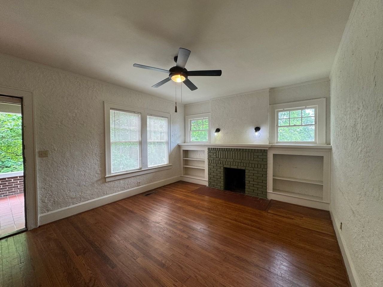 8333 Vassar Ave - Photo 6 of 22
