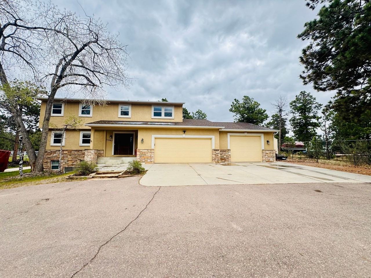 11085 Thomas Rd - Photo 2 of 50