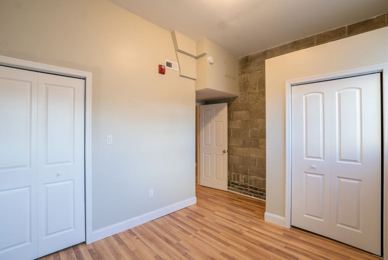 1126 E Passyunk Ave - Photo 7 of 21