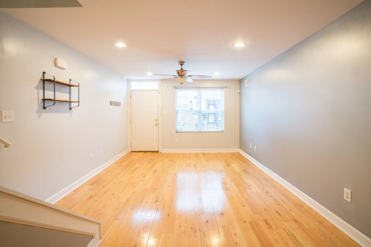 2033 Manton St - Photo 4 of 28