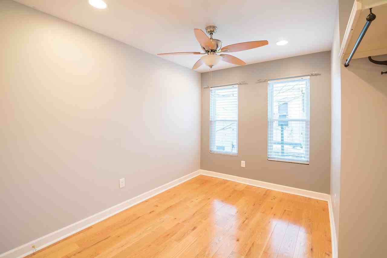 2033 Manton St - Photo 5 of 28