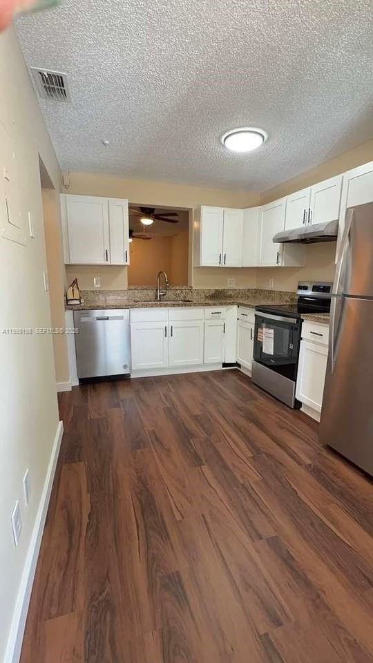 8011 Southgate Blvd #L8 - Photo 4 of 13