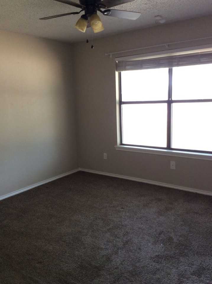 5602 Cornell St - Photo 5 of 18