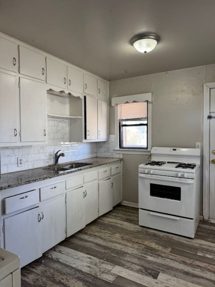 2104 9th Ave - Photo 6 of 11