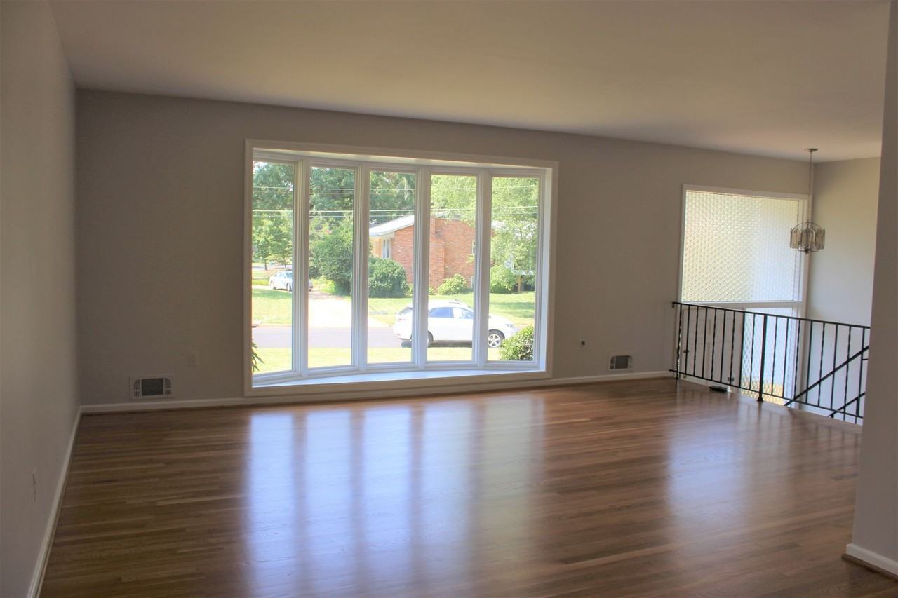 1113 Anesbury Ct - Photo 4 of 20