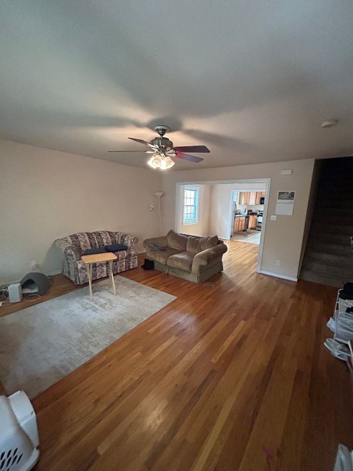 2114 Parkwood Ave - Photo 3 of 13