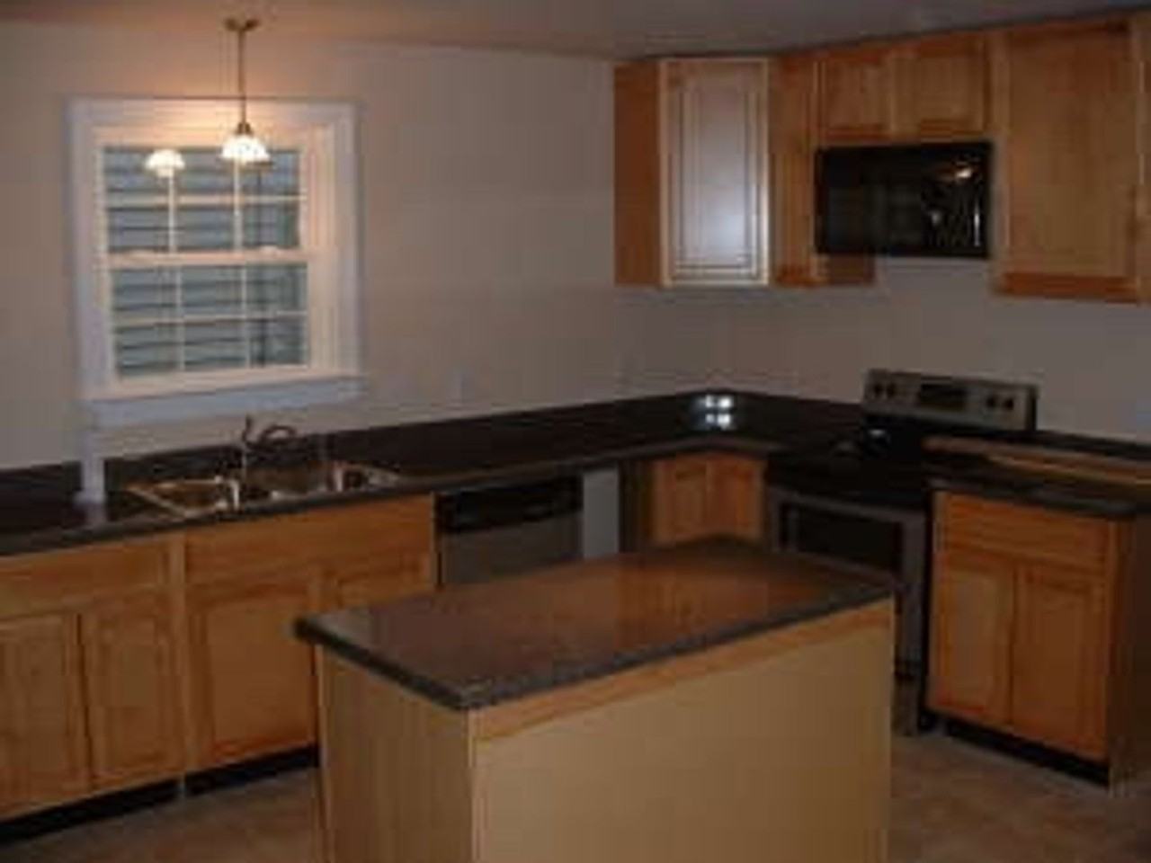 2114 Parkwood Ave - Photo 4 of 13