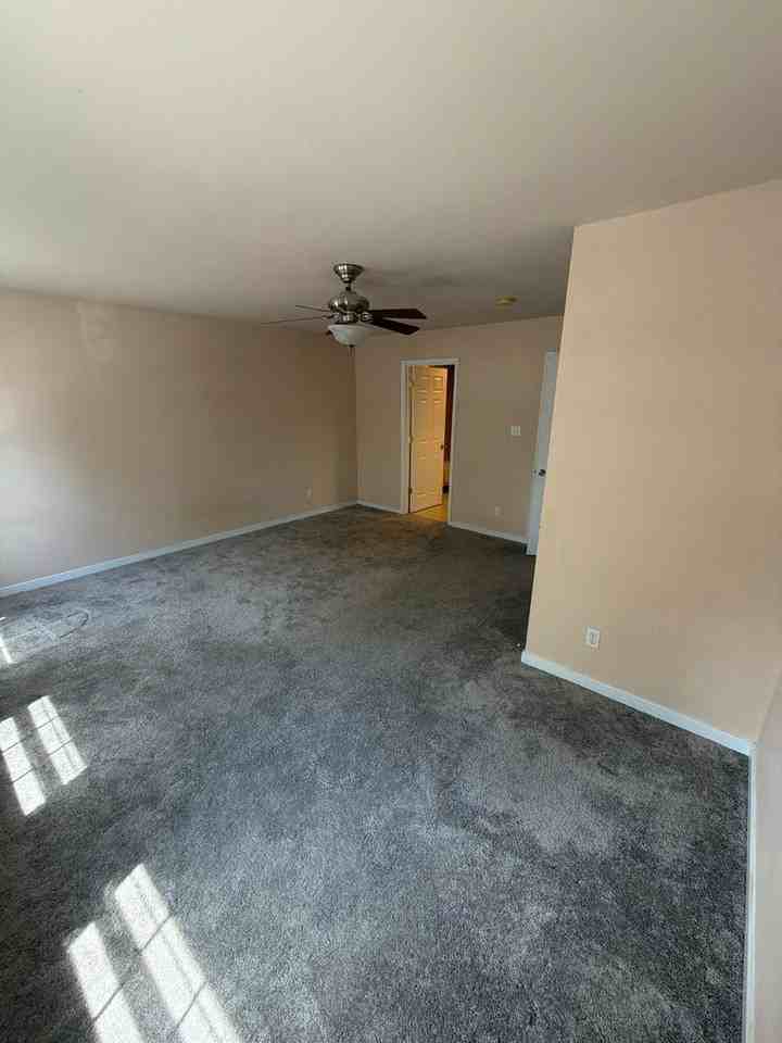 2114 Parkwood Ave - Photo 7 of 13