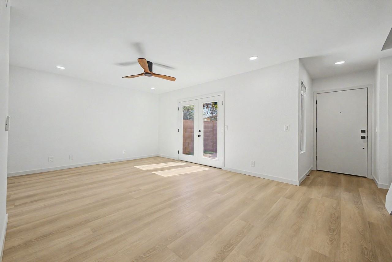1812 W Village Way - Photo 2 of 36