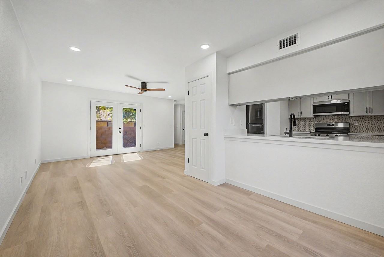 1812 W Village Way - Photo 5 of 36