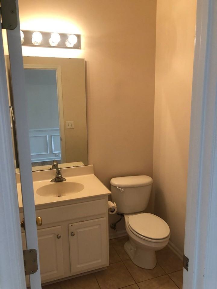 102 Saybrook Rd - Photo 6 of 22