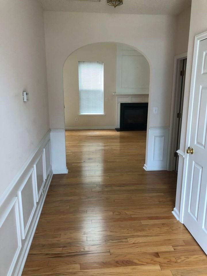 102 Saybrook Rd - Photo 7 of 22