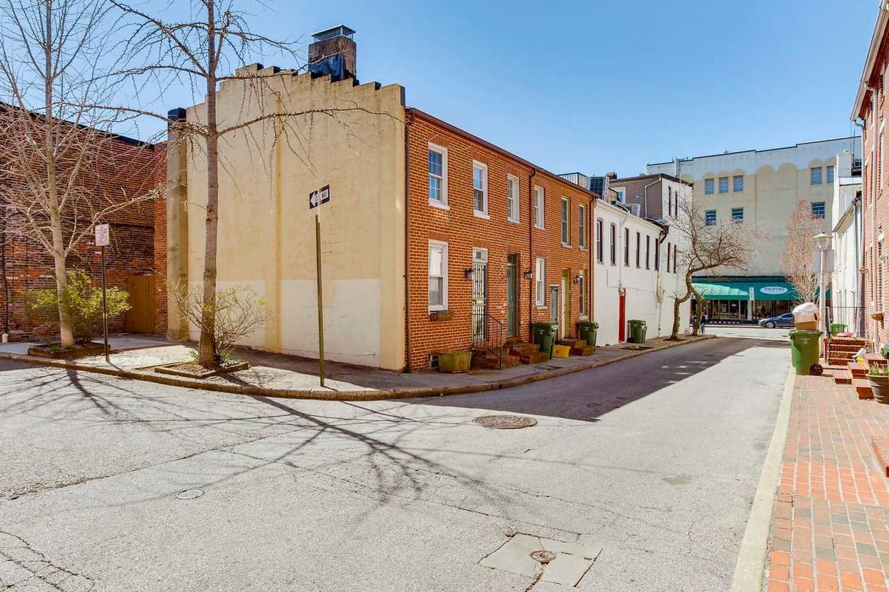 7 E Hamburg St - Photo 2 of 16