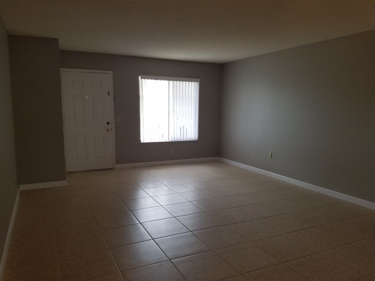242 Winter Ridge Blvd - Photo 2 of 13