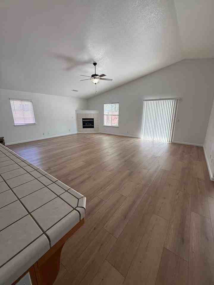 190 S 7th St - Photo 3 of 11
