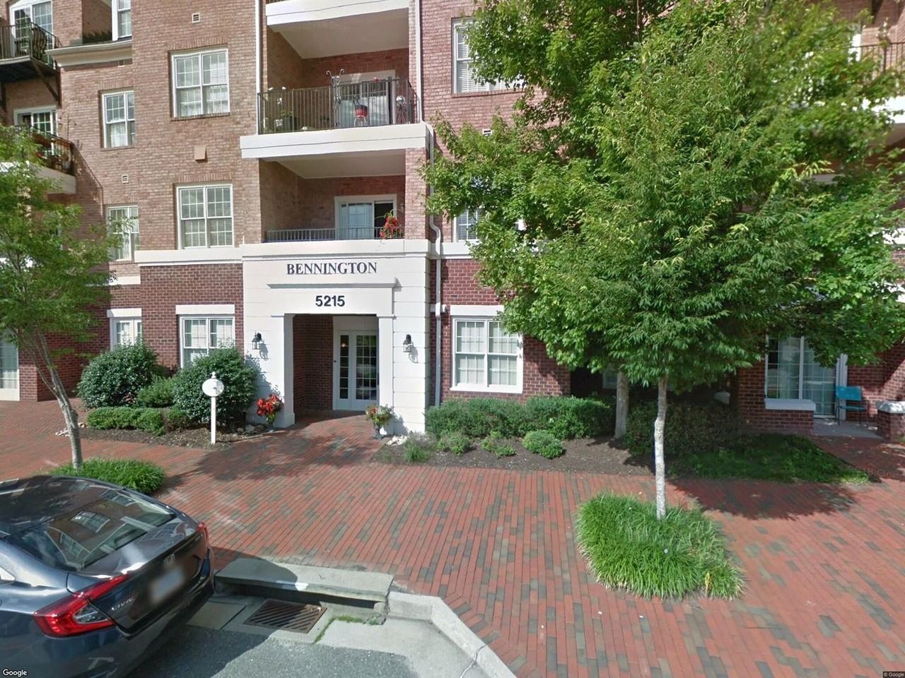 5215 Center St #405