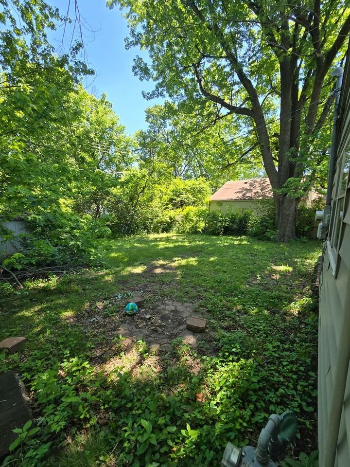 2320 Sw Valley Brook Ln - Photo 3 of 10
