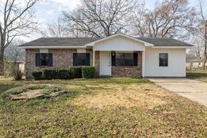 featured image of 1105 Brentwood Dr