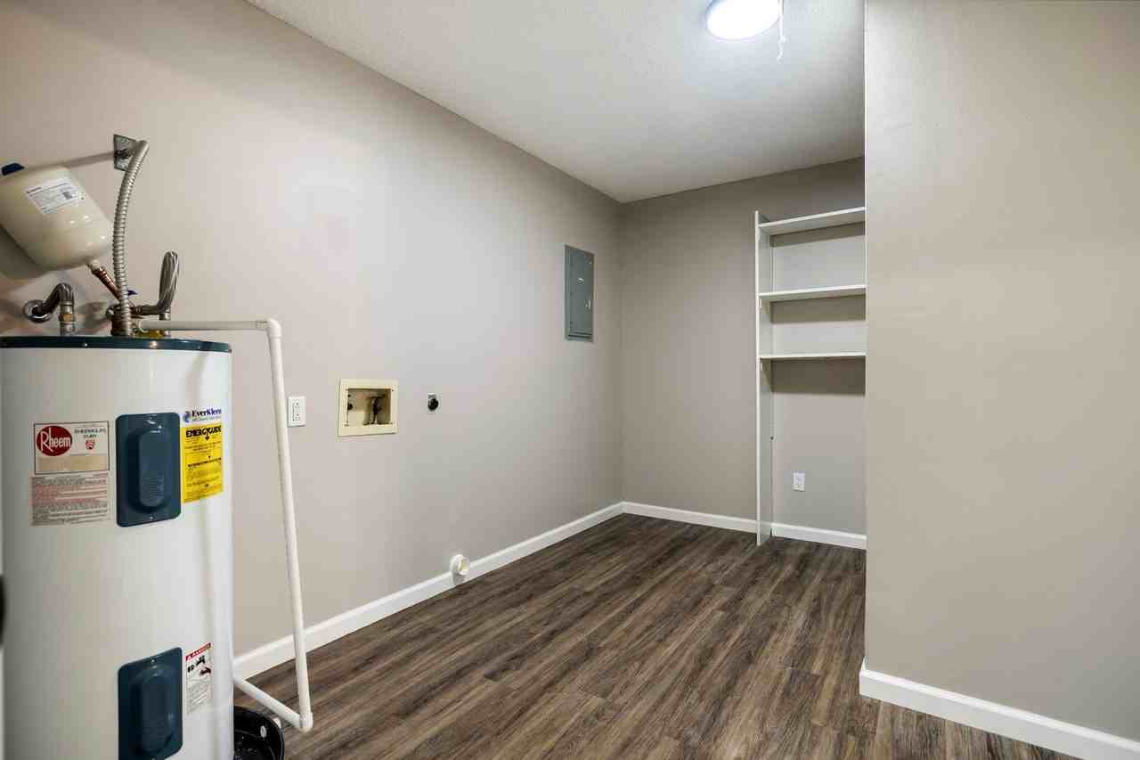 1105 Brentwood Dr - Photo 4 of 11