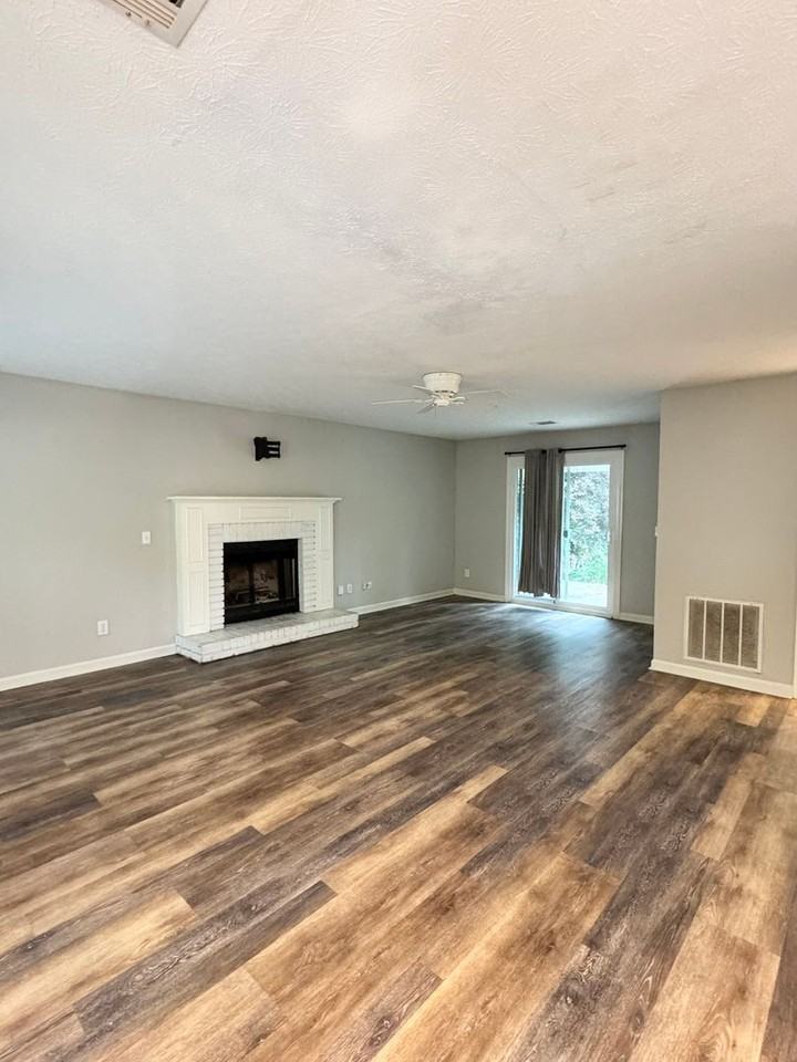 310 Briar Creek Cir - Photo 3 of 21