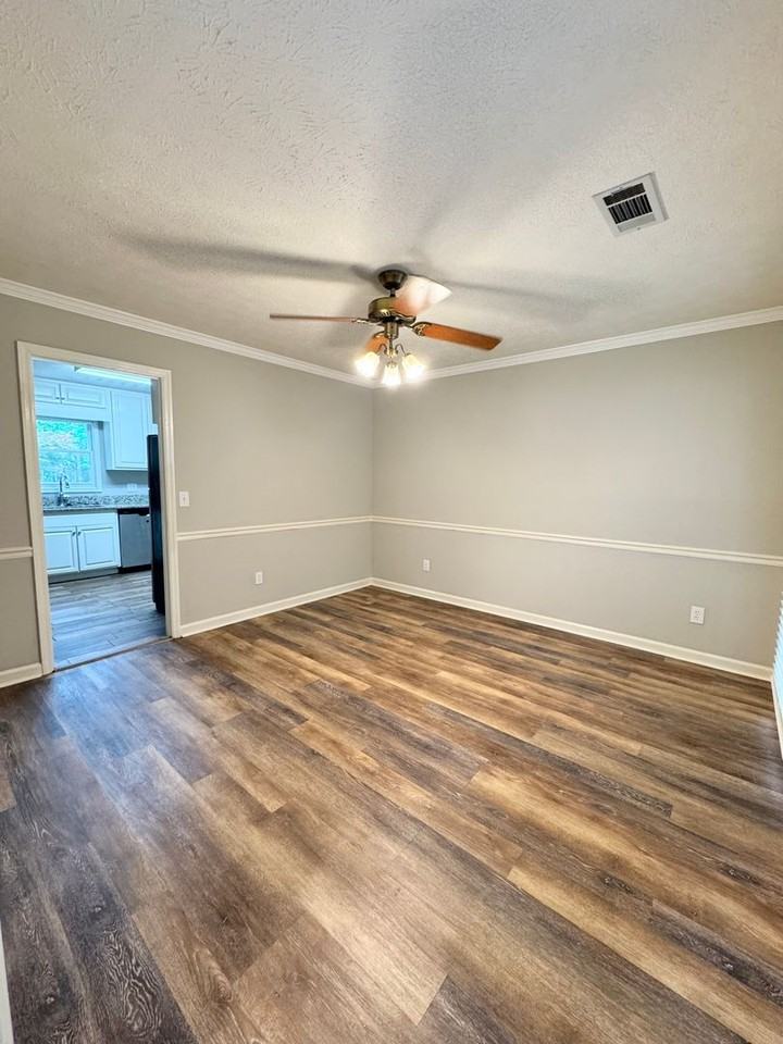 310 Briar Creek Cir - Photo 4 of 21