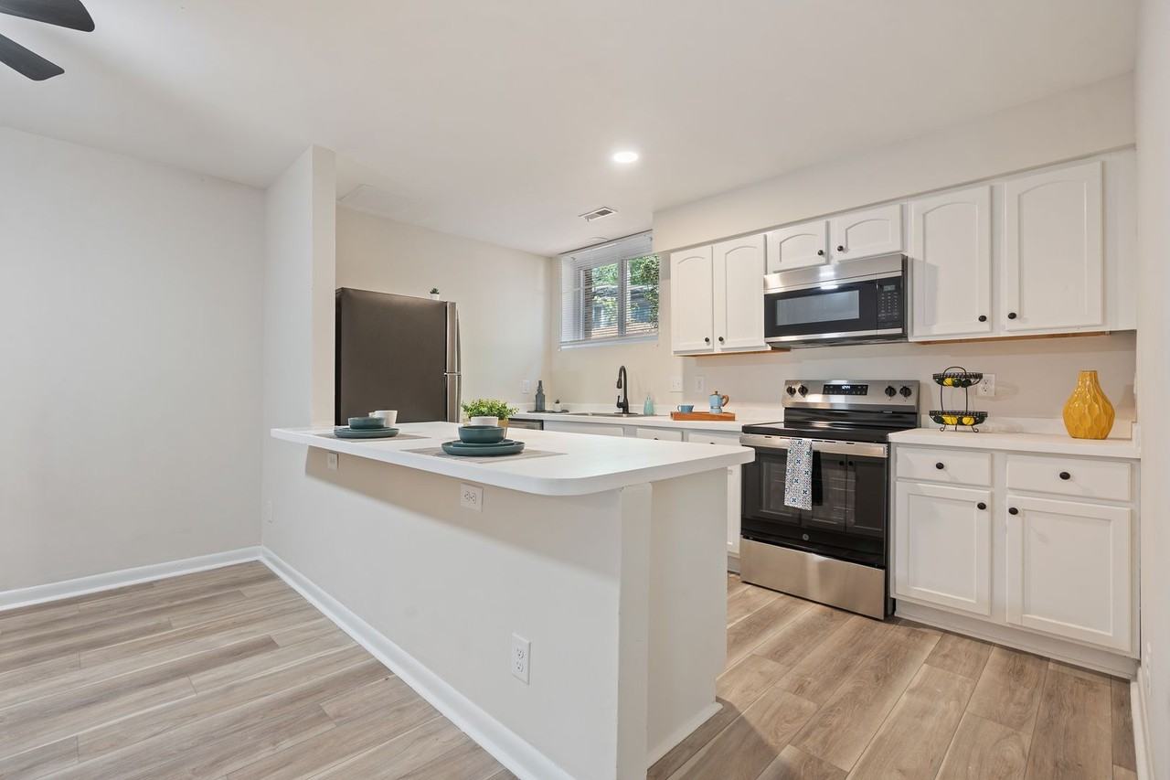 Modern Off Campus Student Living at The Ramsey - Photo 3 of 24