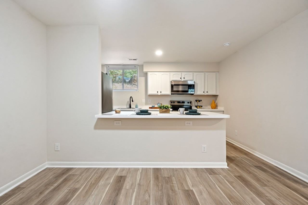 Modern Off Campus Student Living at The Ramsey - Photo 6 of 24