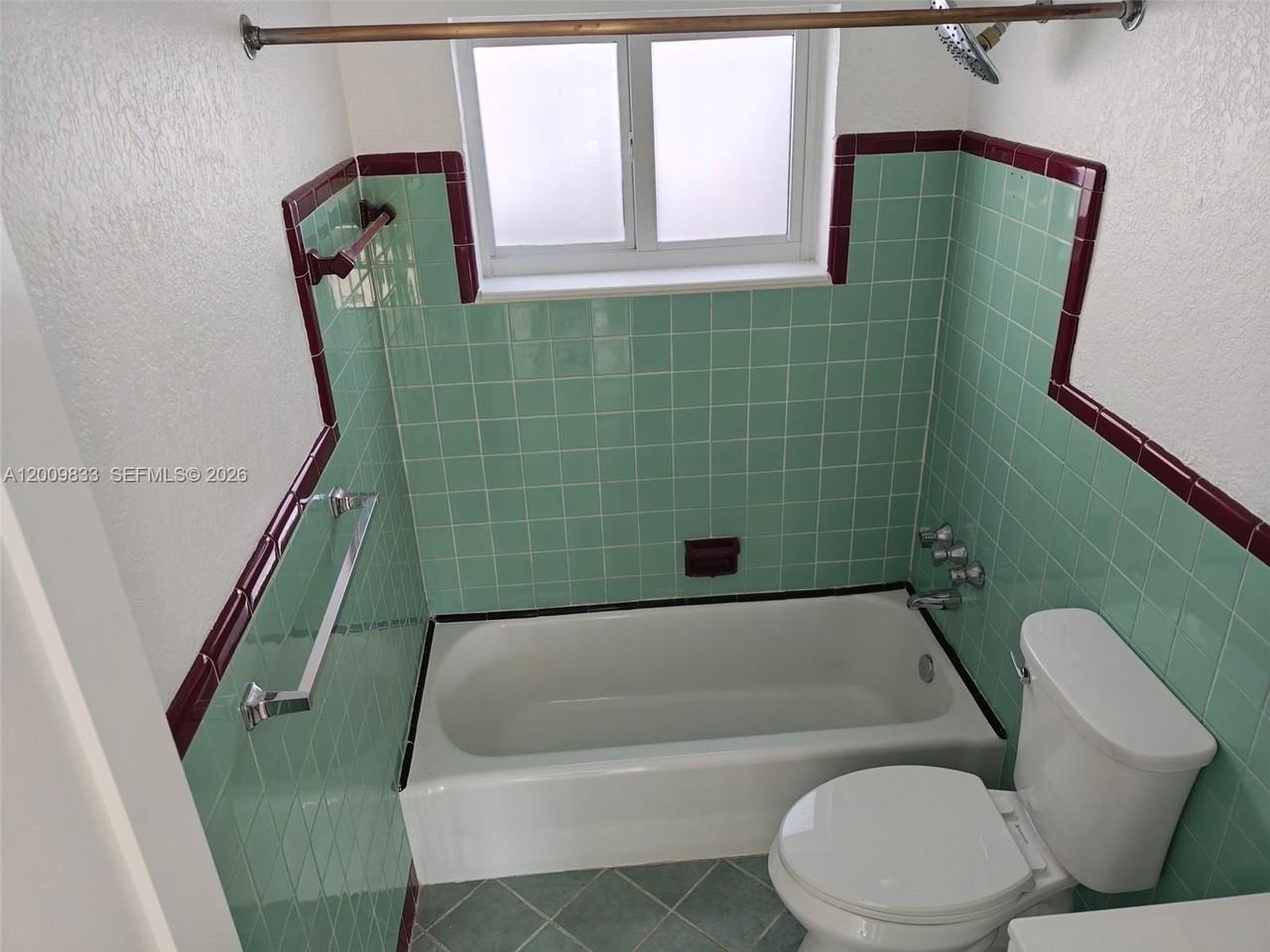 11412 Nw 11th Ave #B - Photo 5 of 12