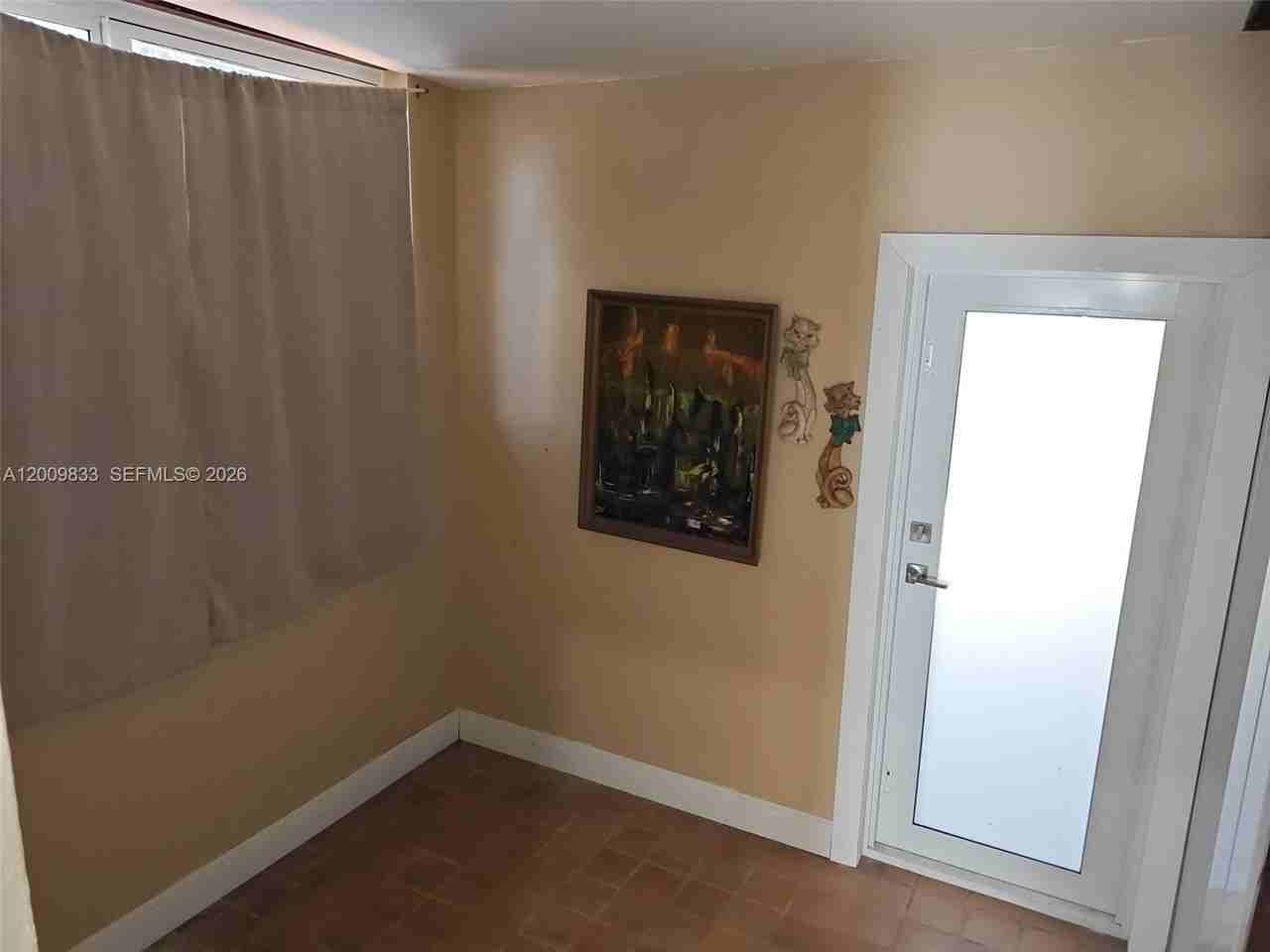 11412 Nw 11th Ave #B - Photo 7 of 12