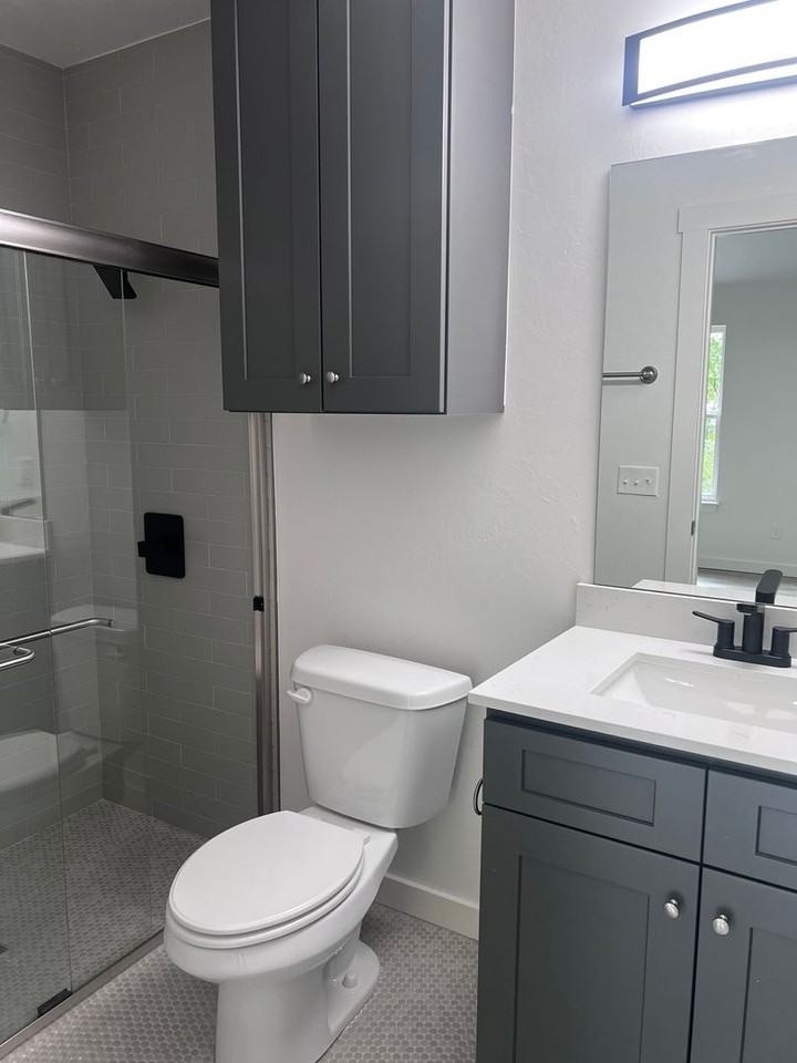 1428 Ne 10th St - Photo 6 of 9