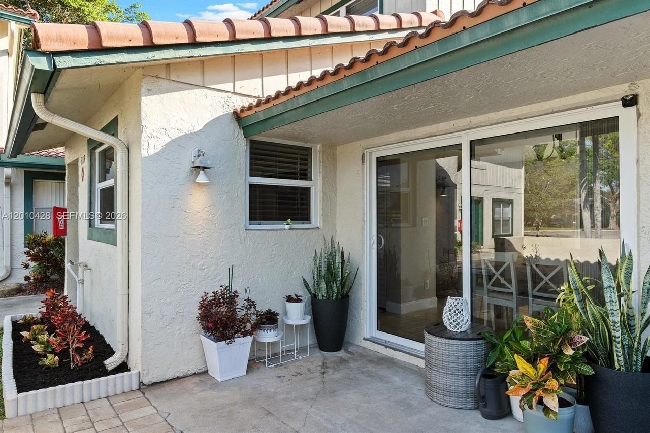 4119 Coral Springs Dr #C6 - Photo 3 of 26