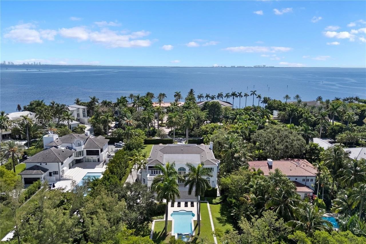 26 Tahiti Beach Island Rd - Photo 3 of 50