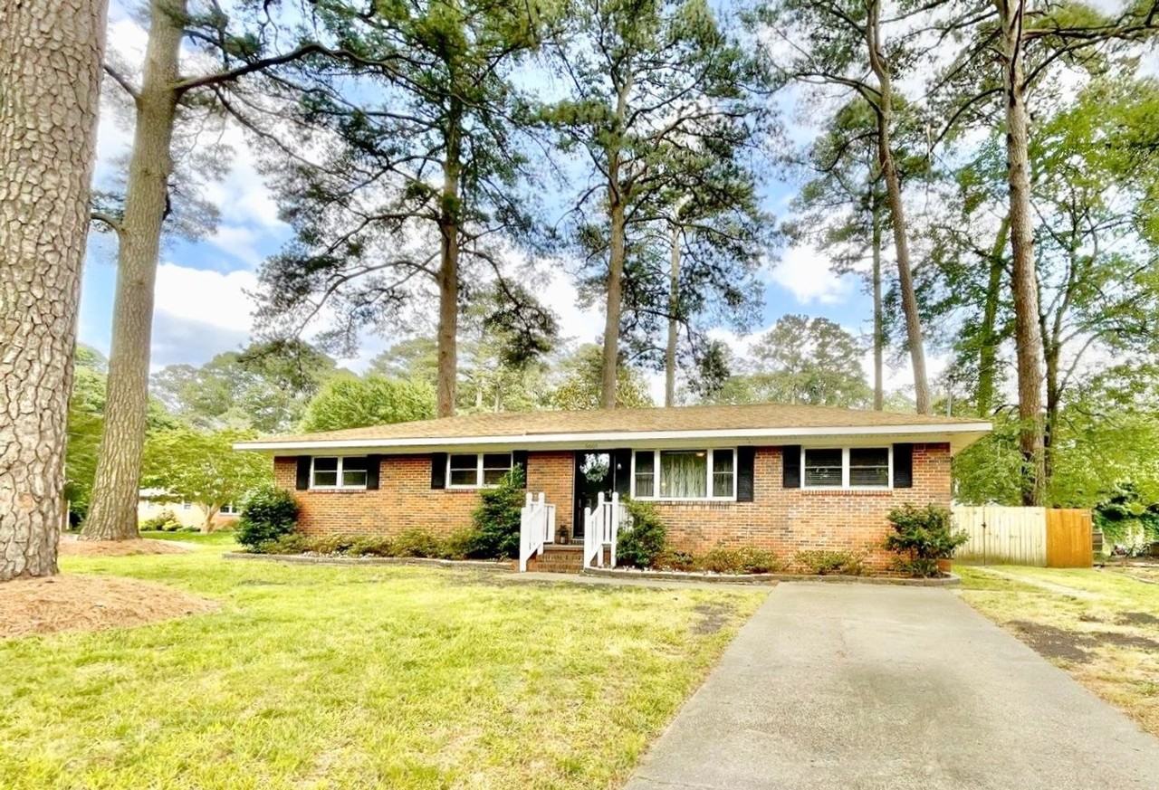 5601 Sedgemoor Rd - Photo 4 of 40