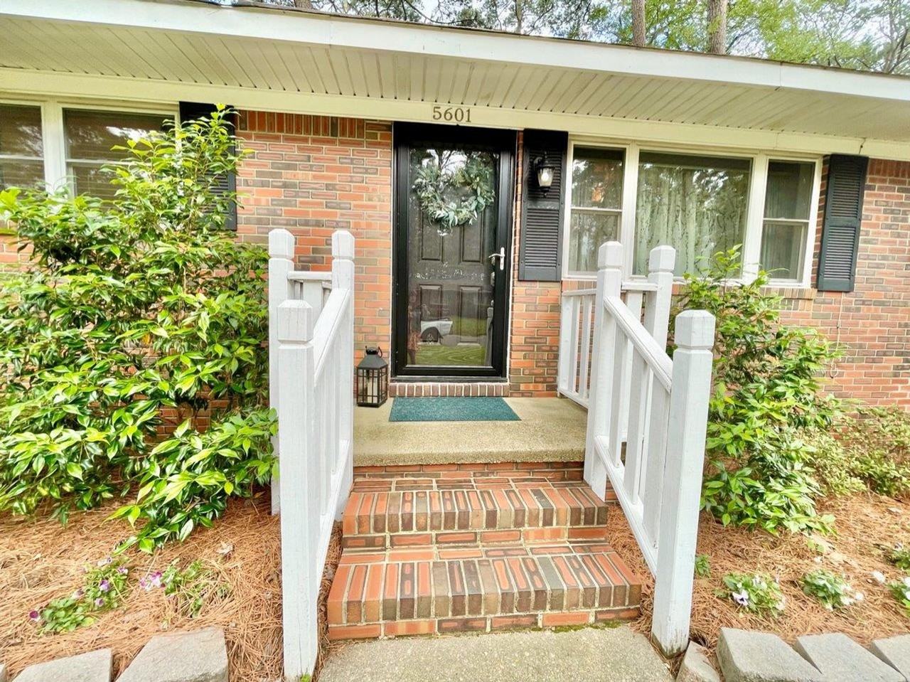 5601 Sedgemoor Rd - Photo 5 of 40