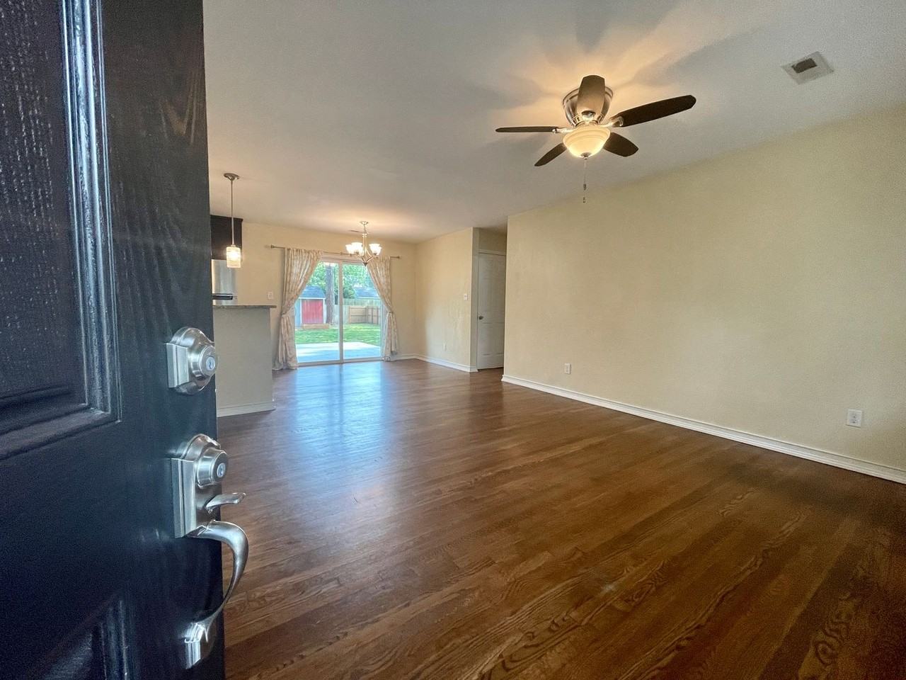 5601 Sedgemoor Rd - Photo 7 of 40