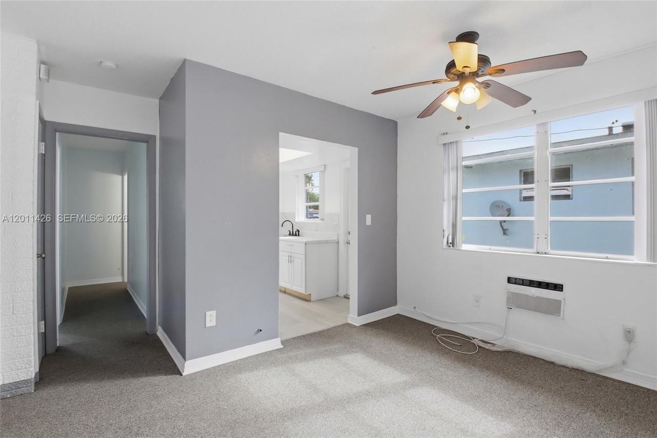 28 Nw 170th St #1 - Photo 6 of 15