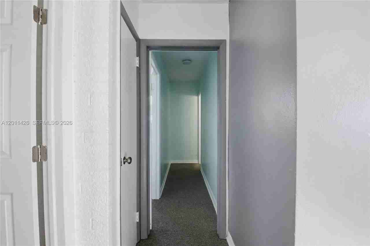 28 Nw 170th St #1 - Photo 7 of 15