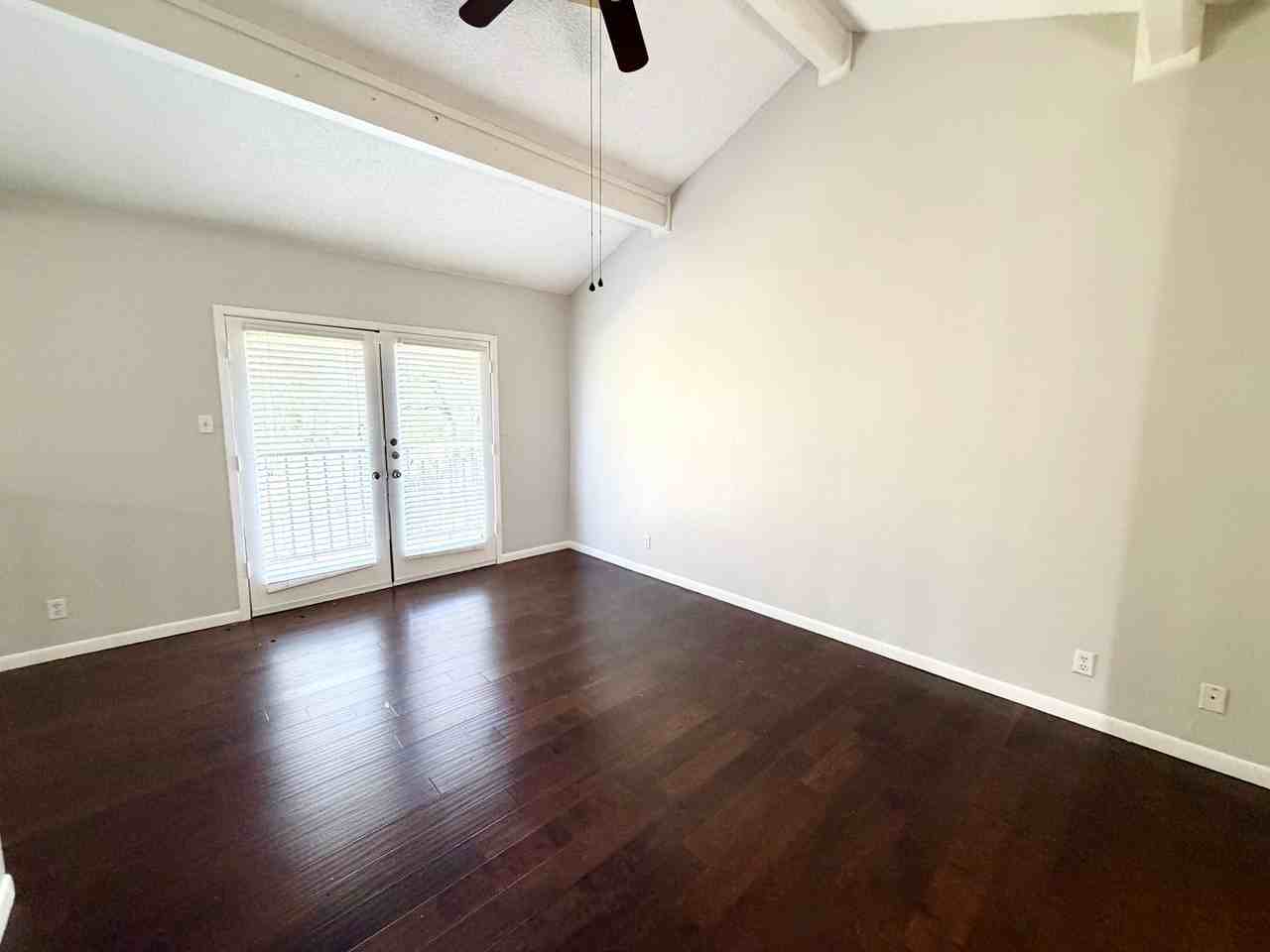 2810 Stewart Dr - Photo 5 of 17